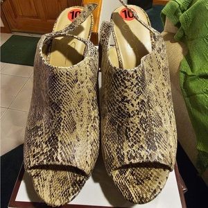 NWOT Jessica Simpson Platform Snakeskin Wedge Sandals sz 10